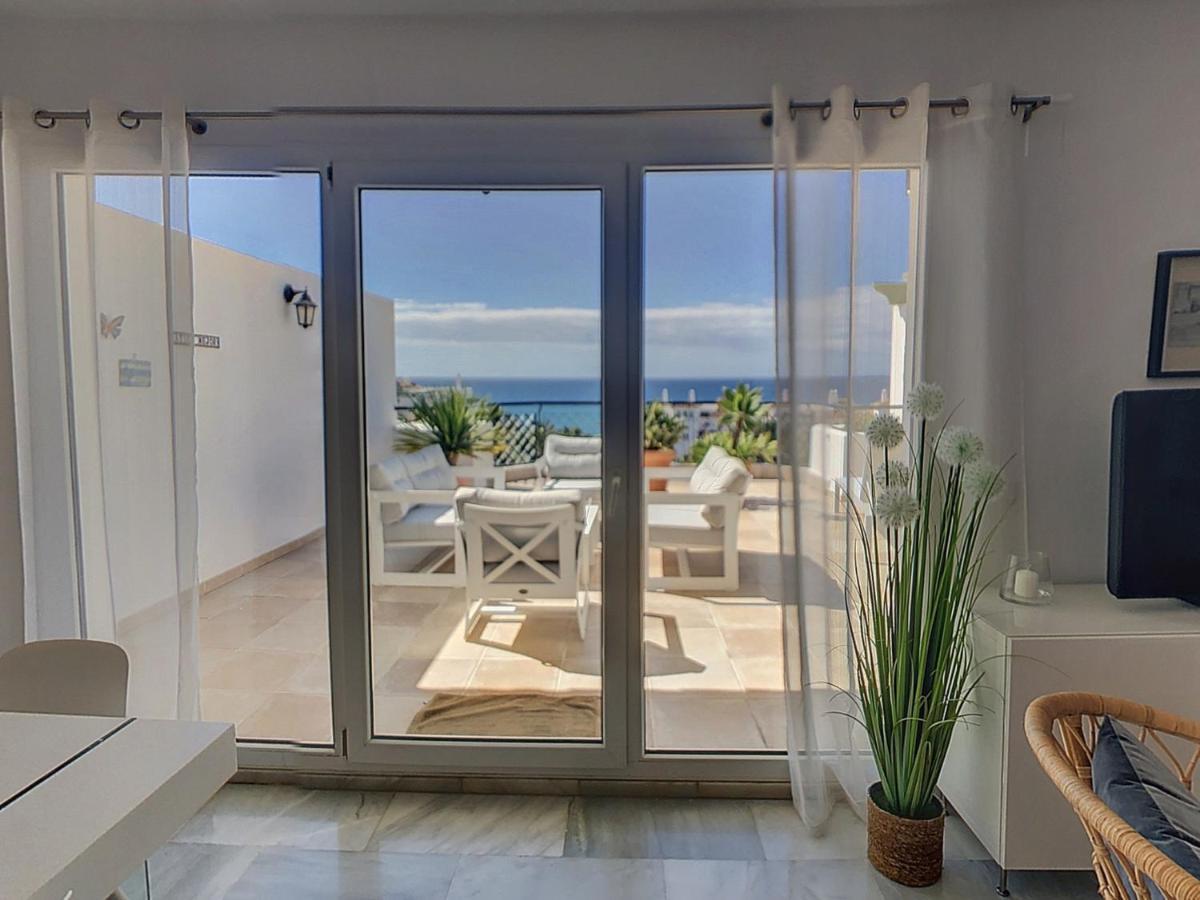 Frontline Beach Penthouse In Mi Capricho Sitio de Calahonda Exterior photo