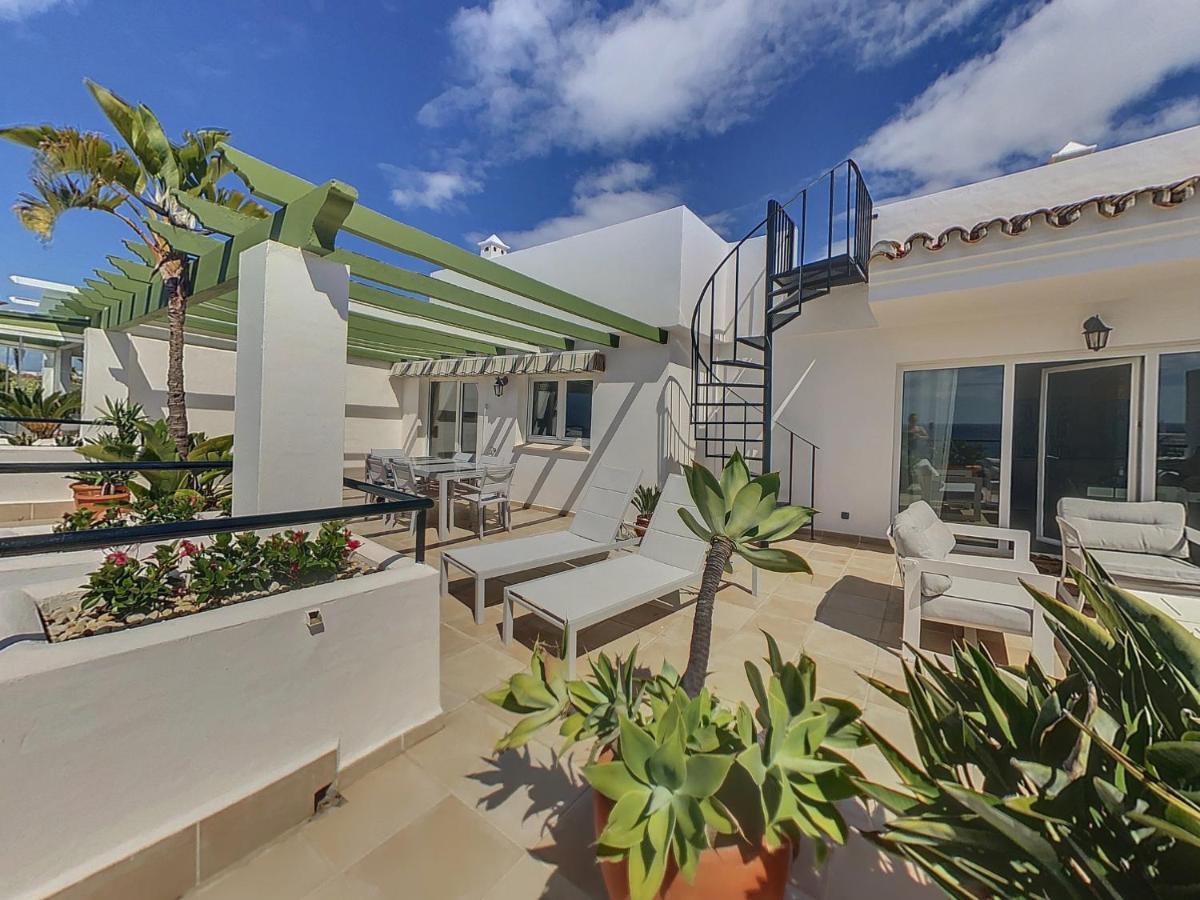 Frontline Beach Penthouse In Mi Capricho Sitio de Calahonda Exterior photo
