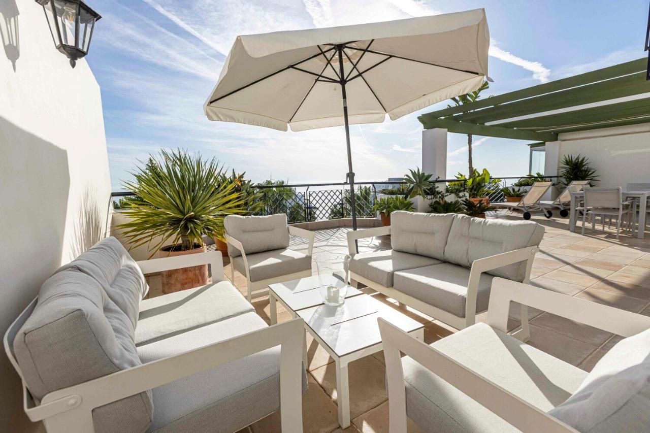Frontline Beach Penthouse In Mi Capricho Sitio de Calahonda Exterior photo