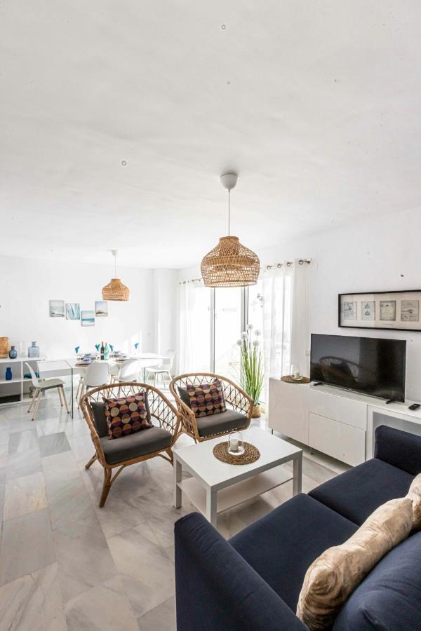 Frontline Beach Penthouse In Mi Capricho Sitio de Calahonda Exterior photo