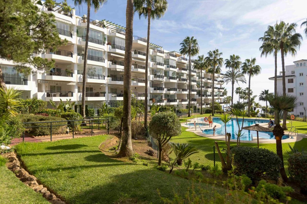 Frontline Beach Penthouse In Mi Capricho Sitio de Calahonda Exterior photo
