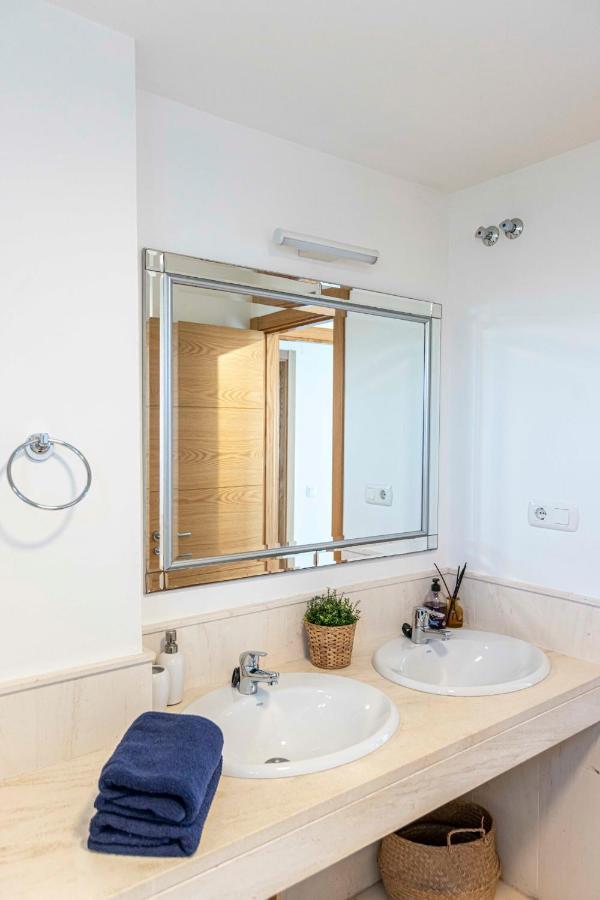 Frontline Beach Penthouse In Mi Capricho Sitio de Calahonda Exterior photo
